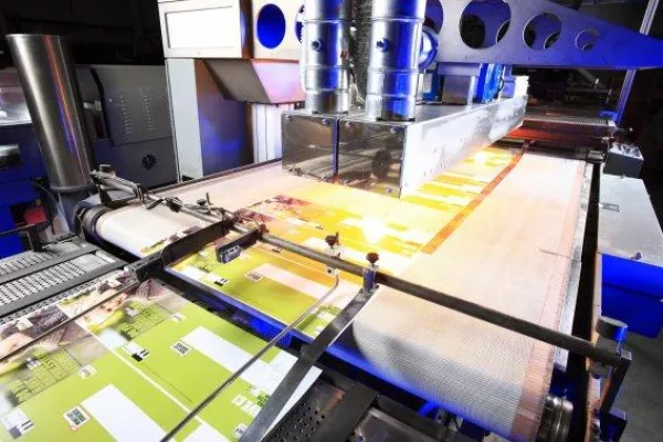 UV lamp for plastic curing